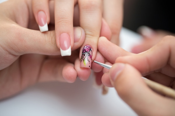 nail art desenho floral
